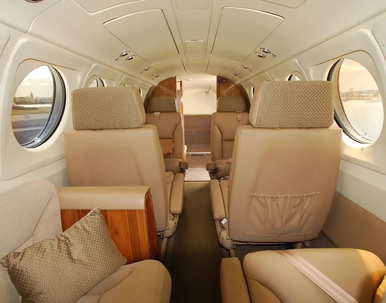 Beechcraft King Air 200 N622KM