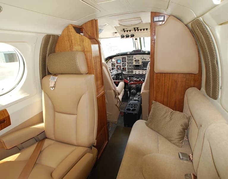 Beechcraft King Air 200 N622KM