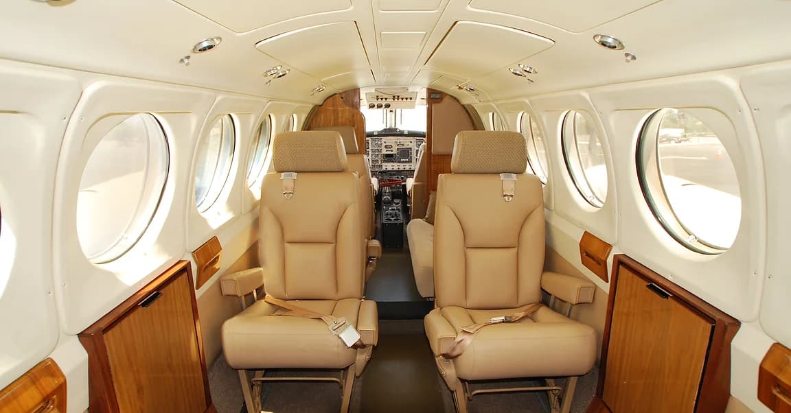 Beechcraft King Air 200 N622KM