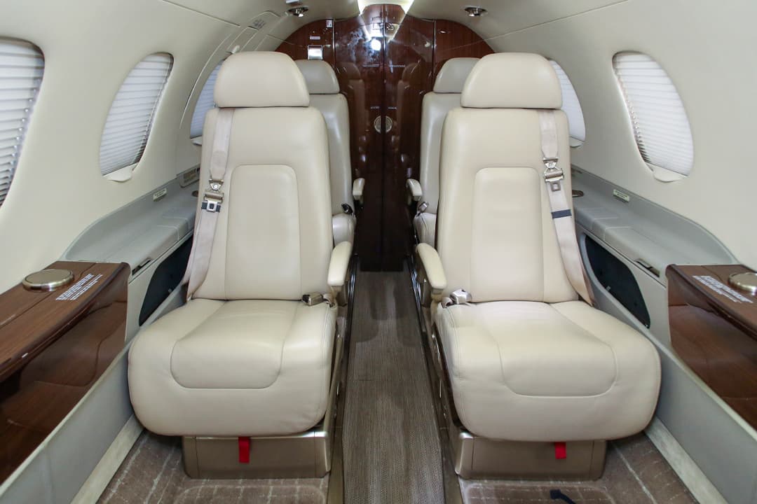 Embraer Phenom 300 N6232