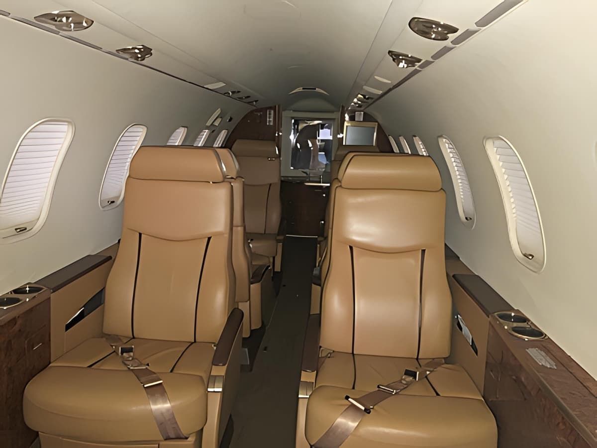 Learjet 45 N63DZ