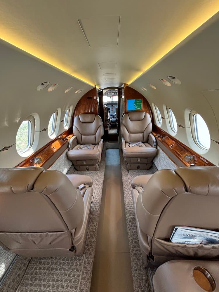Hawker 800XP N63YM