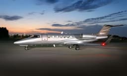 Learjet 40 N64HT