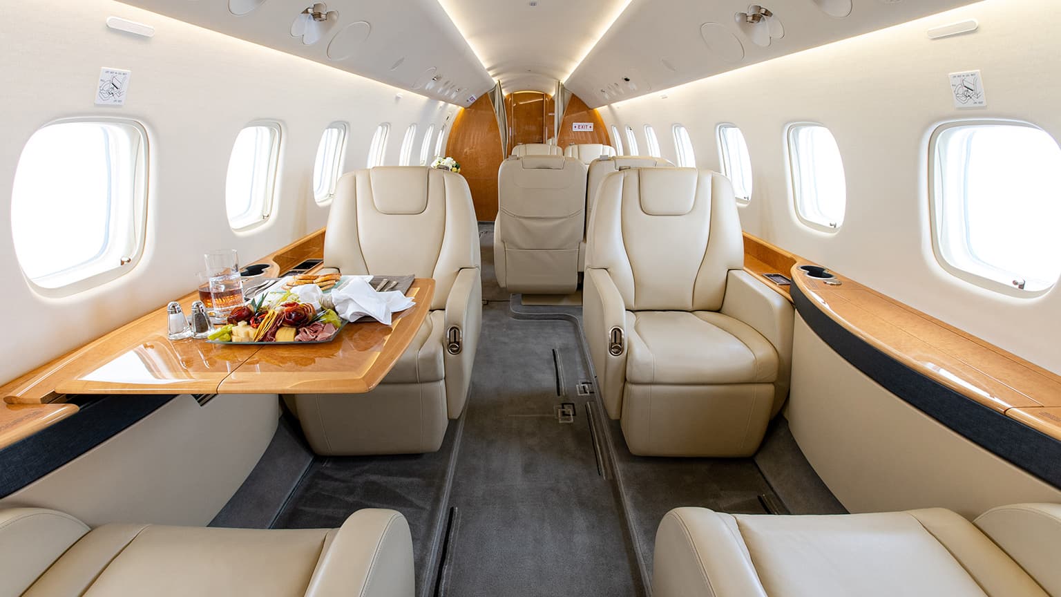 Embraer Legacy 650 N650TB