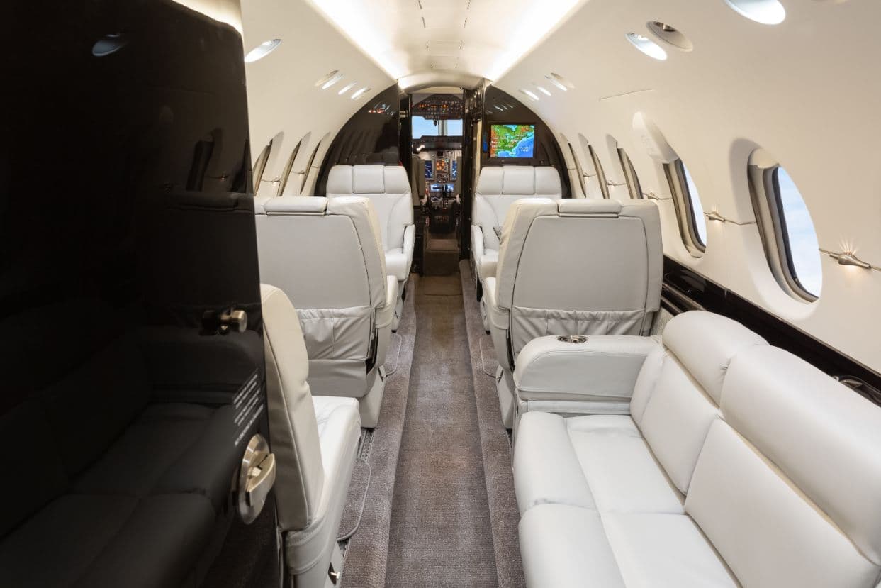 Hawker 800XP N655MD