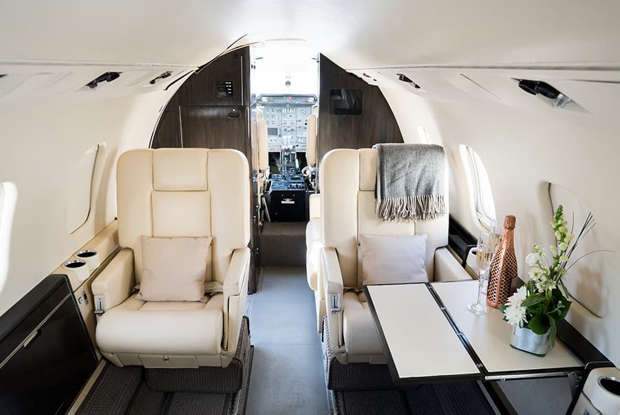 Learjet 55 N655TR