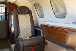 Embraer Phenom 300 N660RB