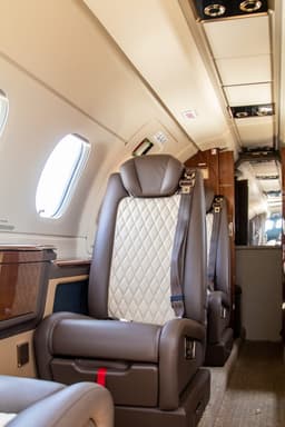 Embraer Phenom 300 N660RB