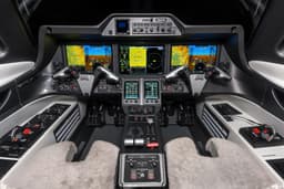 Embraer Phenom 300E N662JM