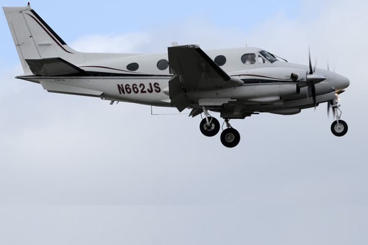Beechcraft King Air E90 N662JS