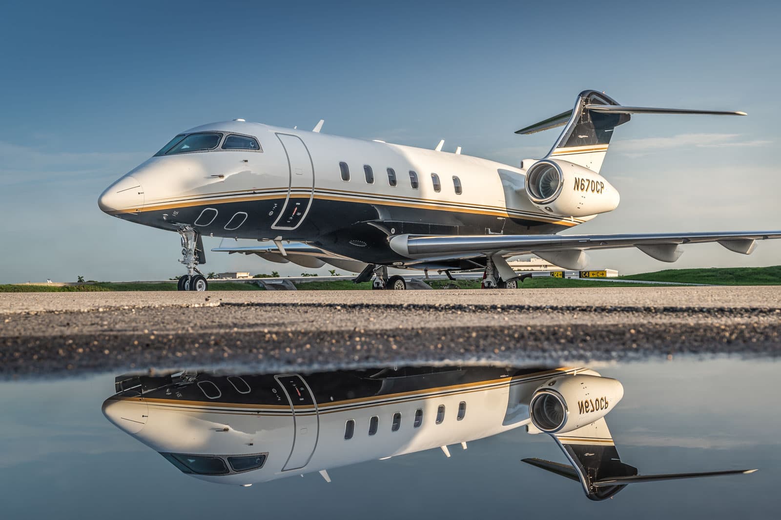 Challenger 300 N670CP
