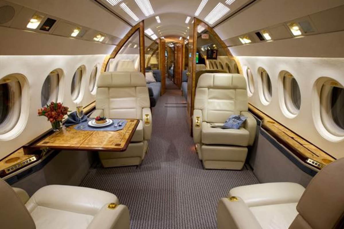 Falcon 900B N670JD