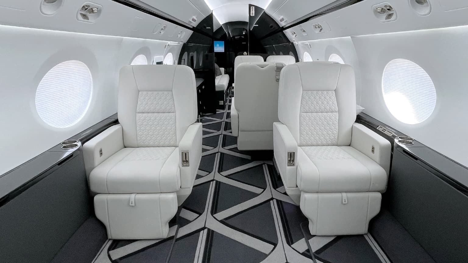 Gulfstream G450 N67JE