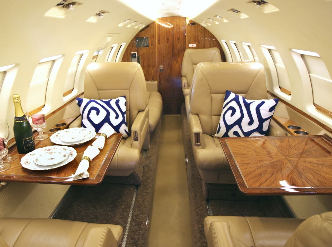Hawker 1000 N67WE