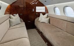 Falcon 7X N685AB