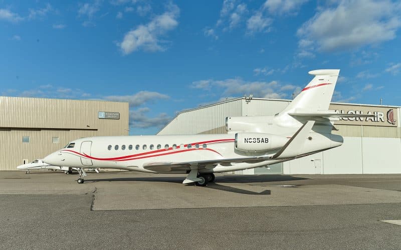 Falcon 7X N685AB