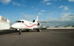 Falcon 7X N685AB