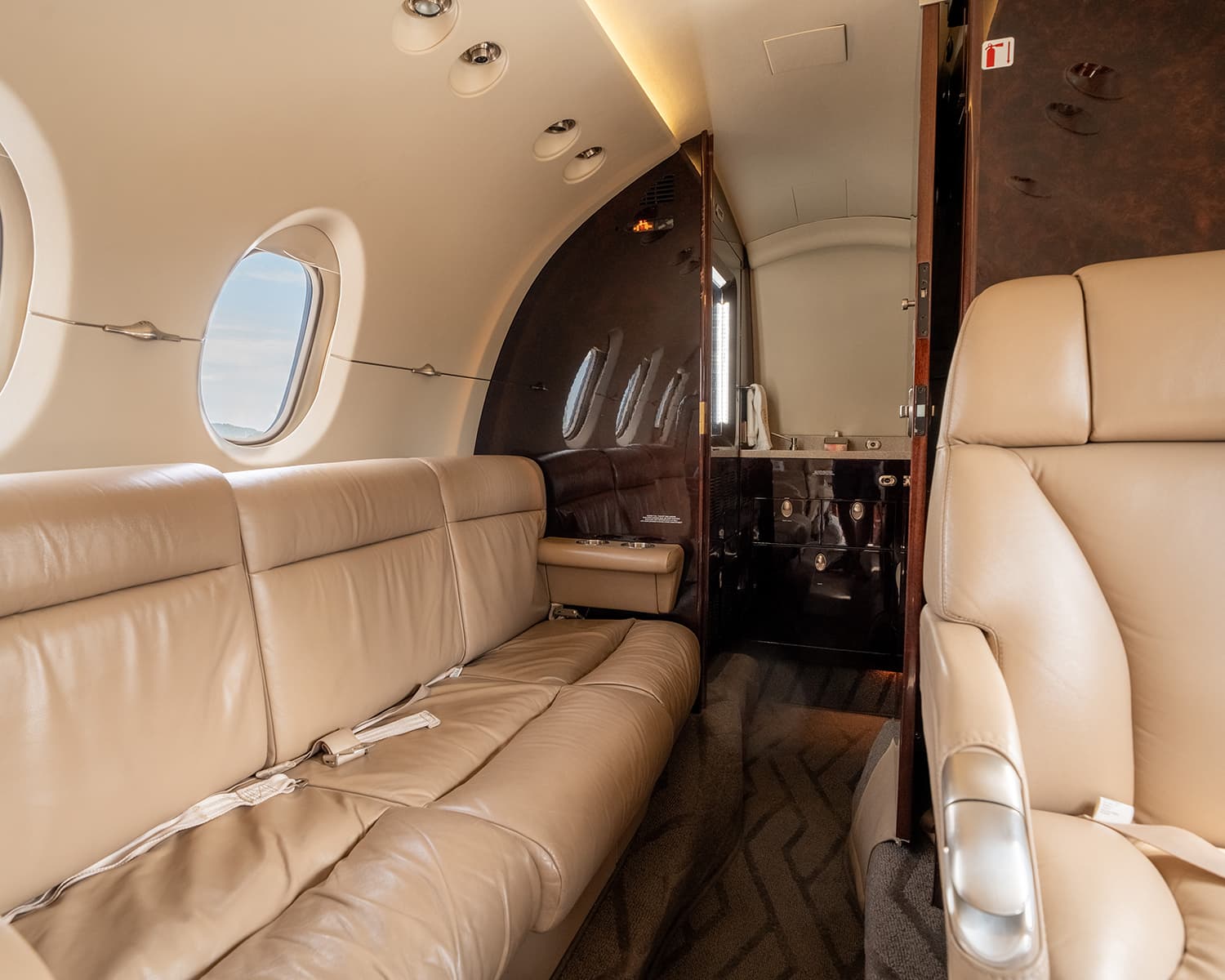 Hawker 800XP N686TX