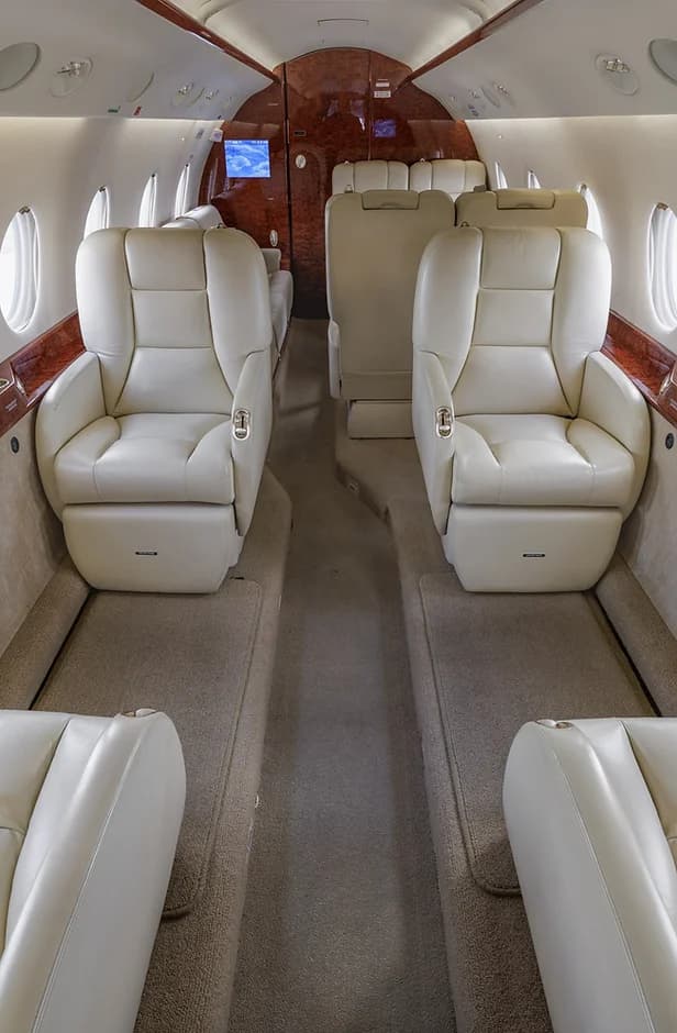 Gulfstream G200 N688HL