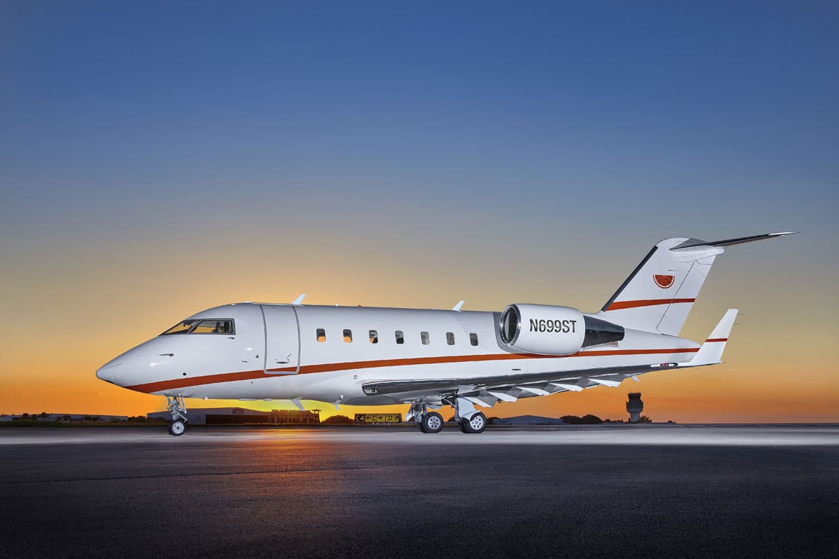 Challenger 605 N699ST
