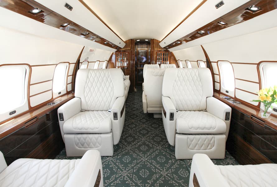 Challenger 604 N69DT