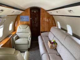 Challenger 300 N702RW