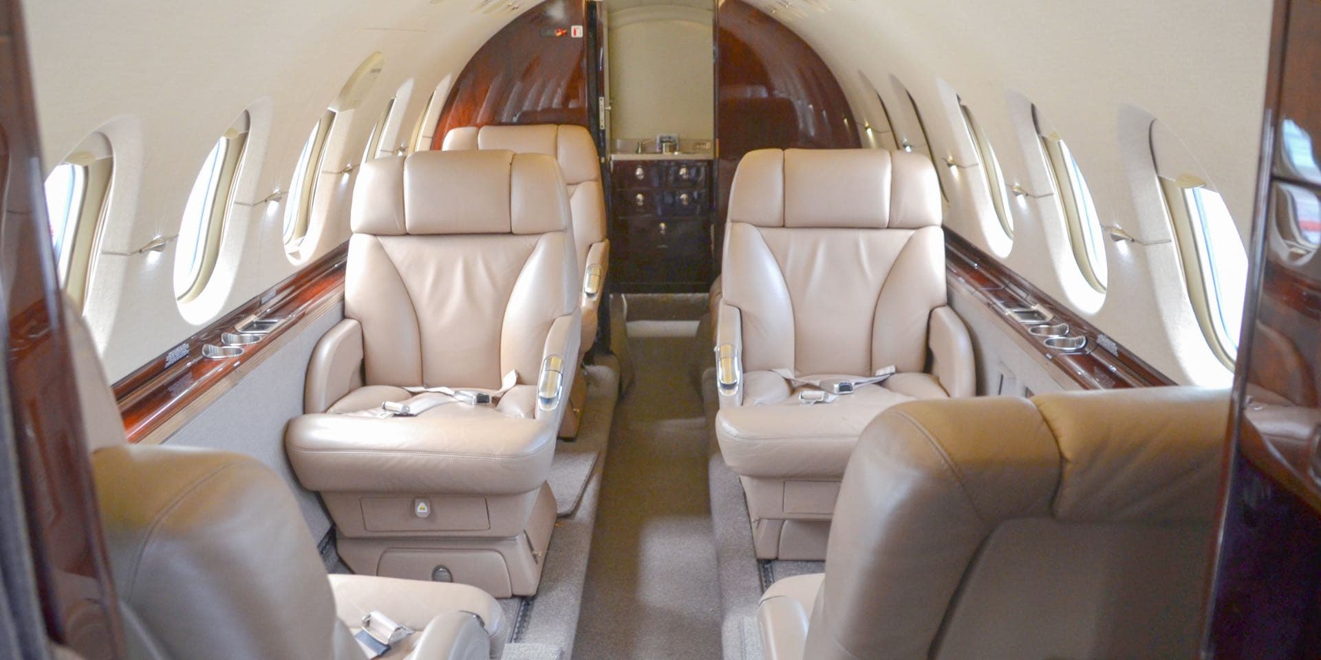 Hawker 800XP N707BM