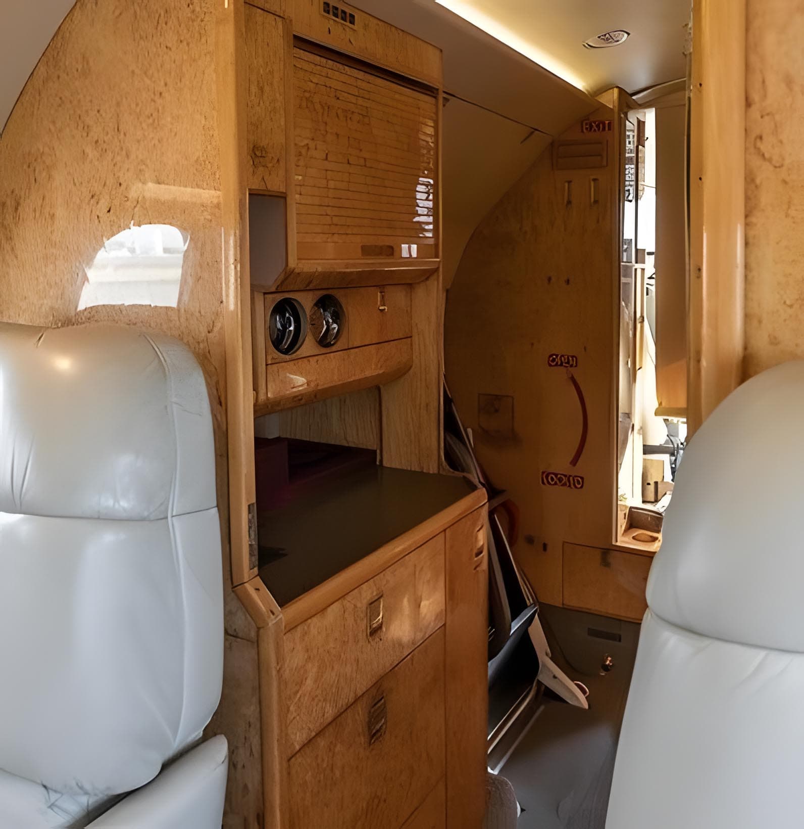 Hawker 1000 N707HD