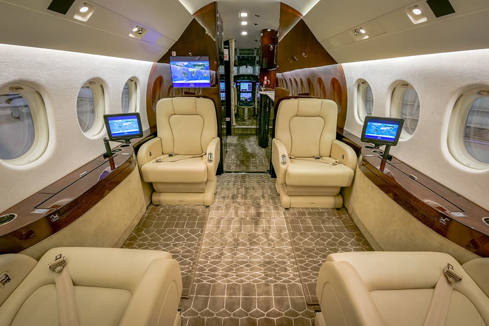 Falcon 2000LX N707MT