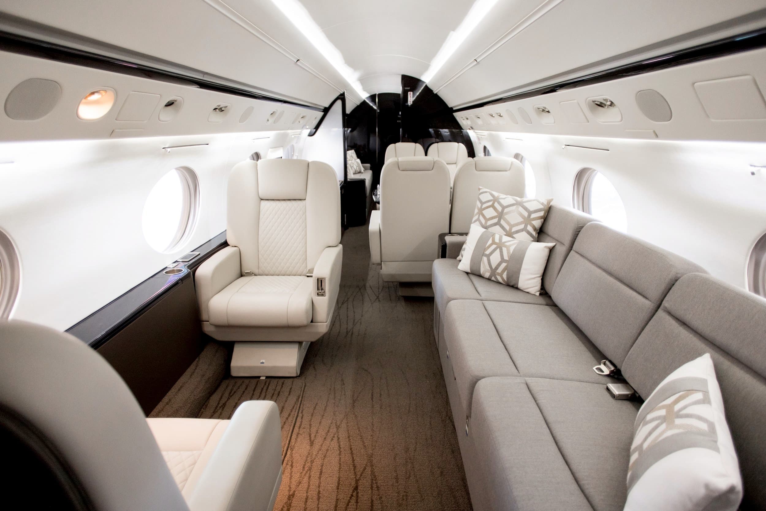 Gulfstream IV N707VV