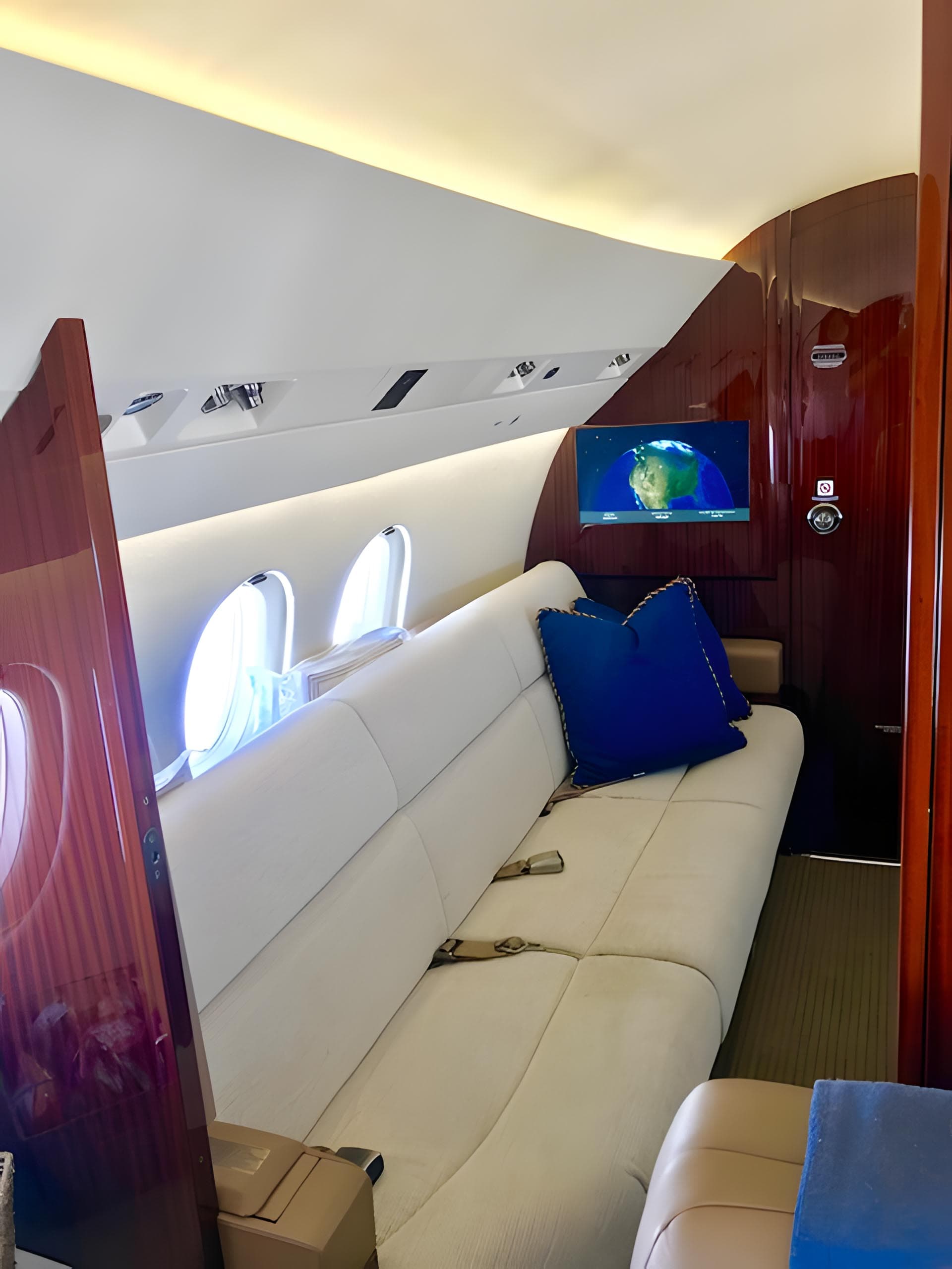 Falcon 900EX N70FK