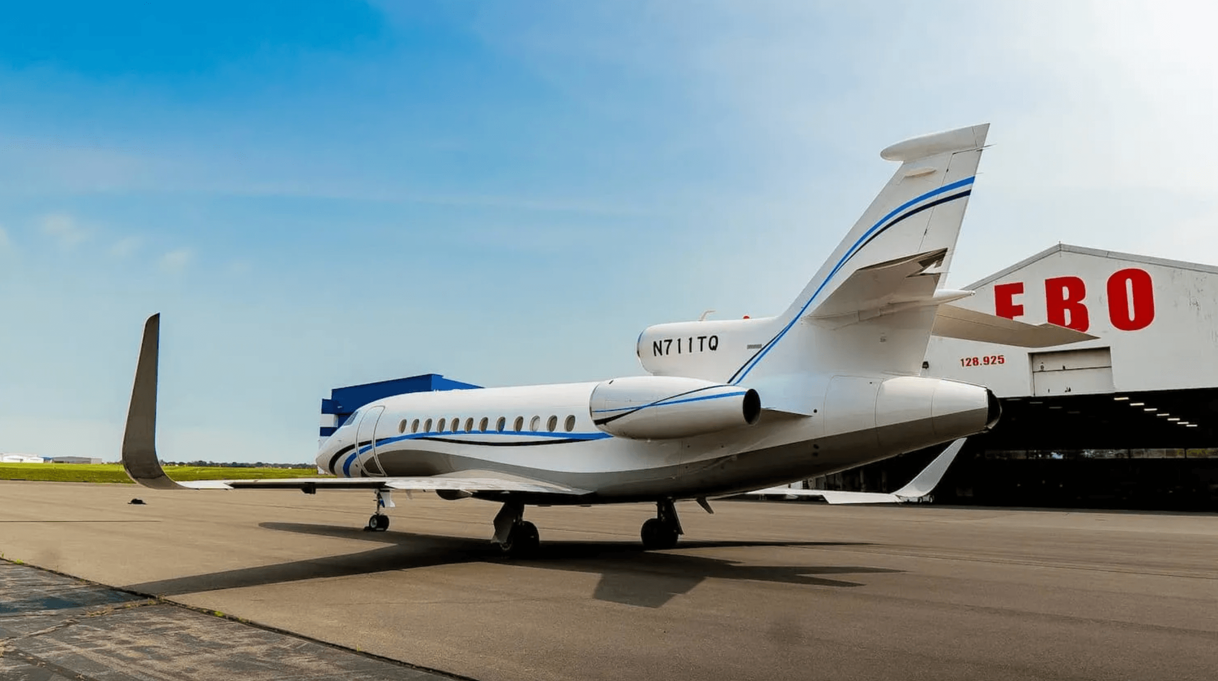 Falcon 900LX N711TQ