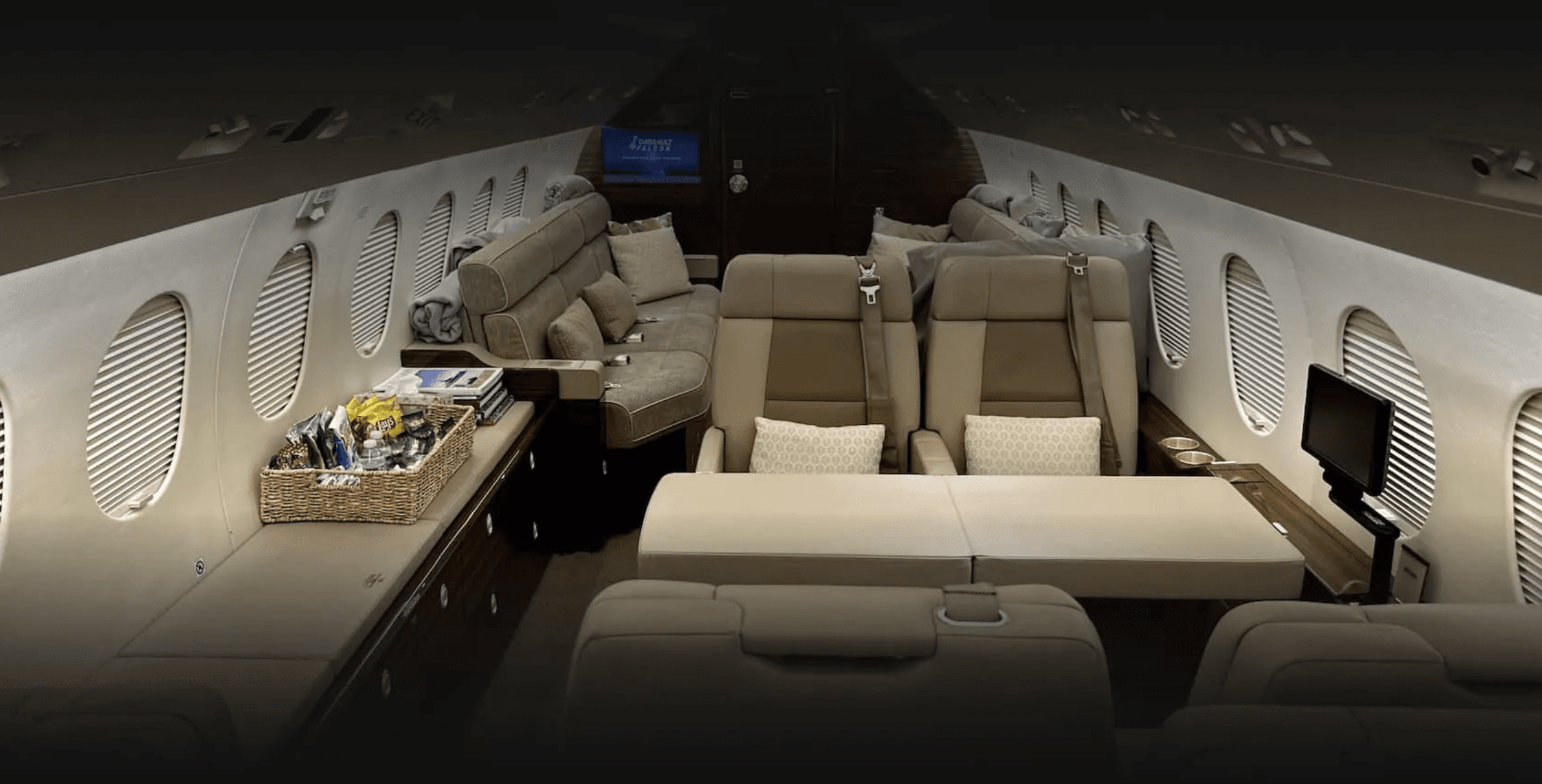 Falcon 900LX N711TQ