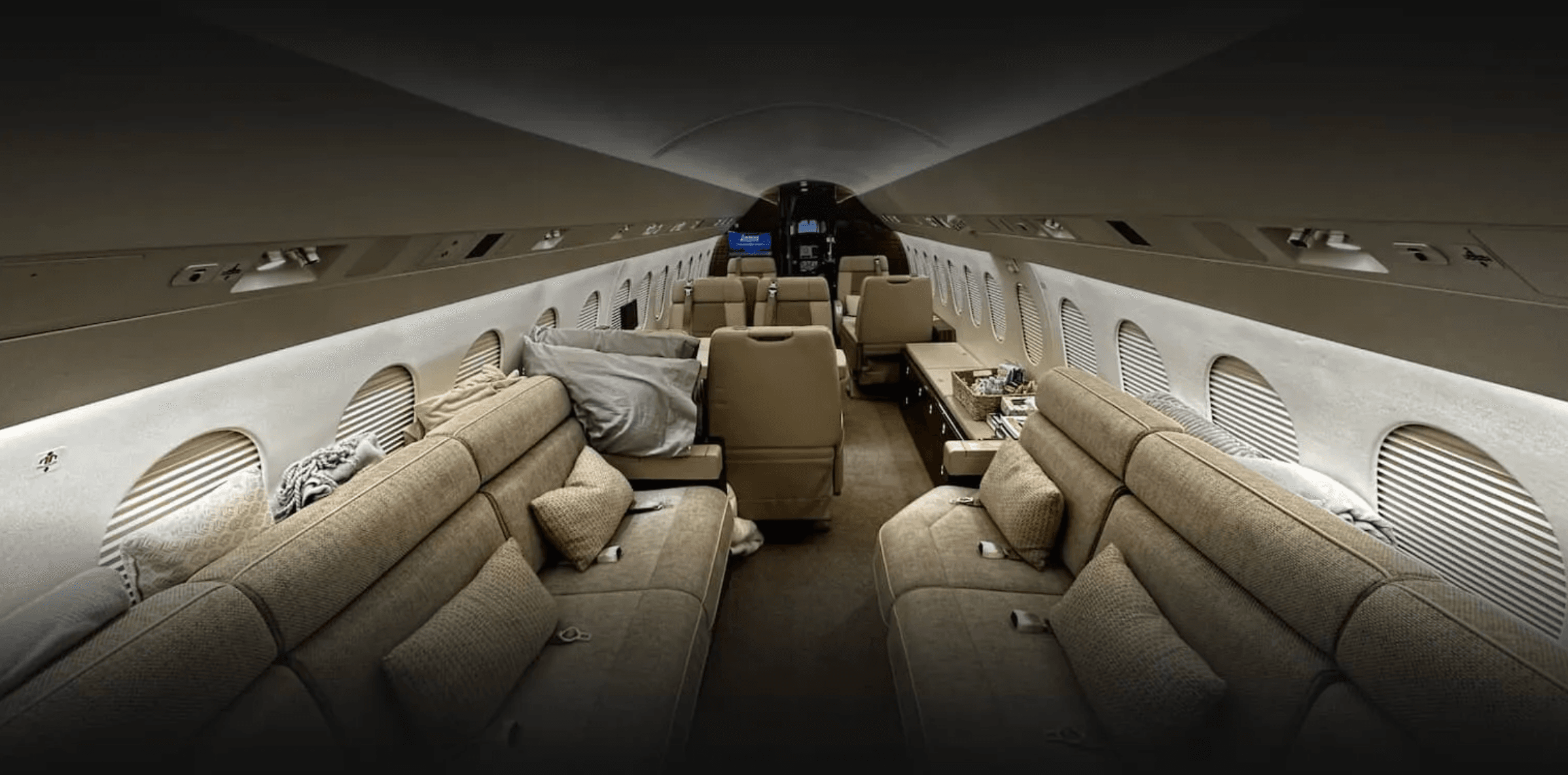 Falcon 900LX N711TQ