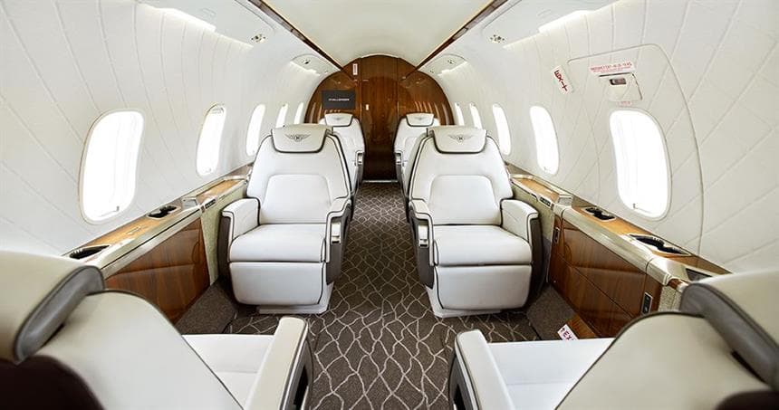 Challenger 350 N712BH