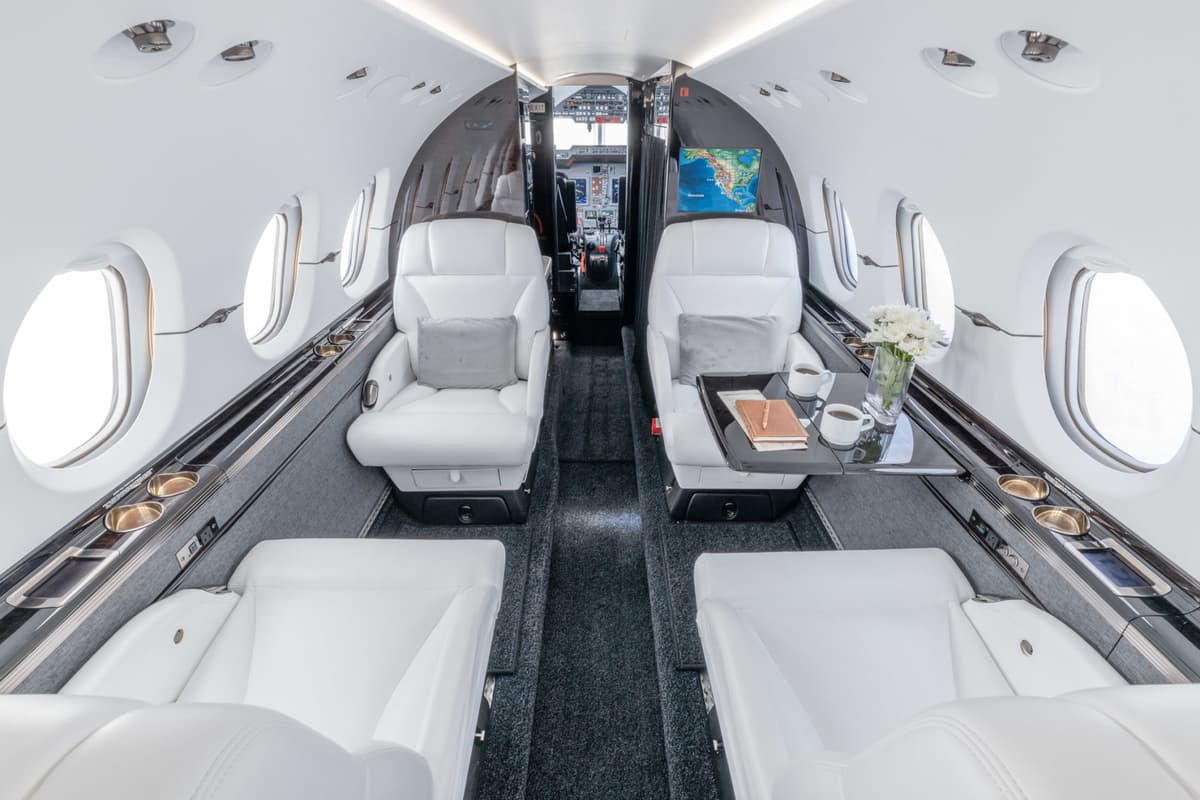 Hawker 900XP N714BW