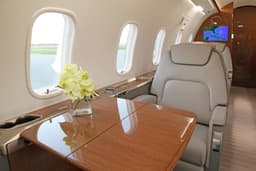 Challenger 350 N714CG