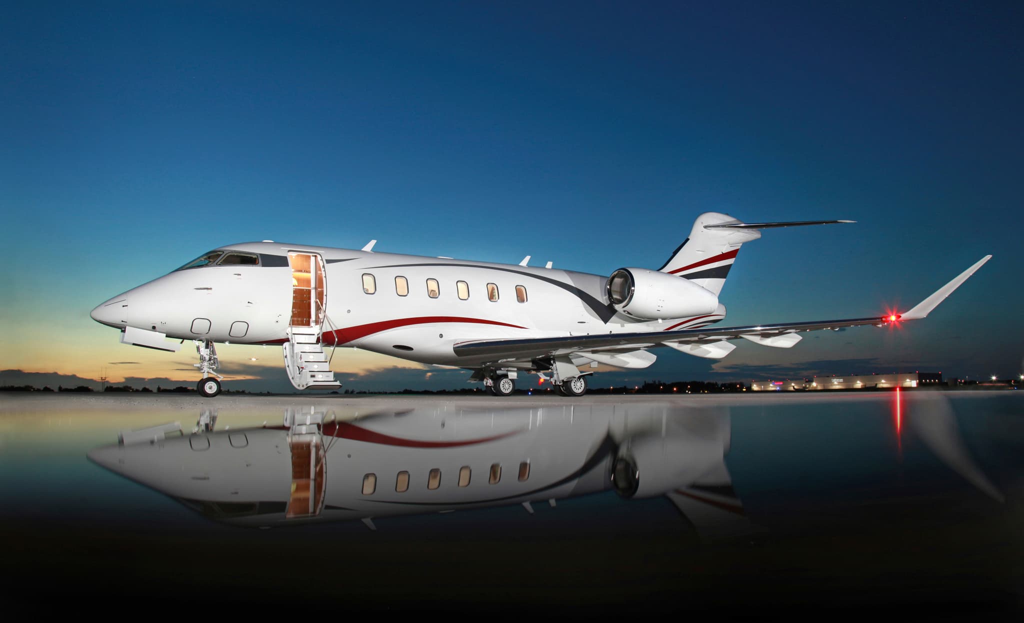Challenger 350 N714CG