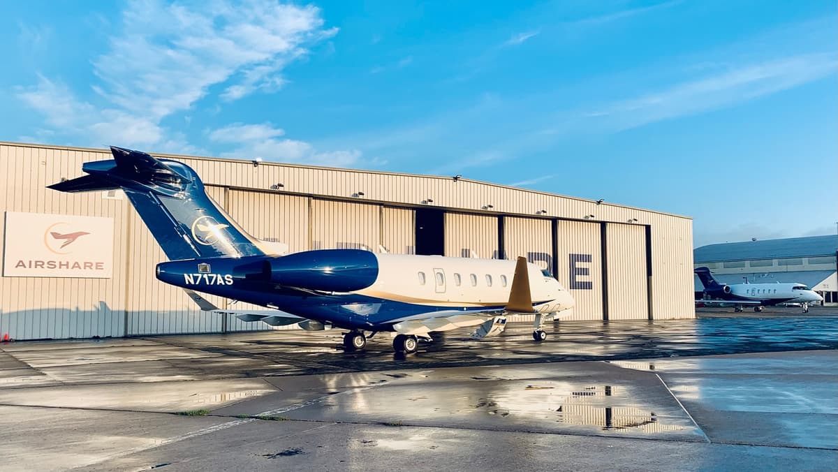Challenger 350 N717AS