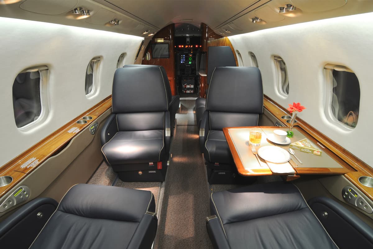 Learjet 60 N719JB