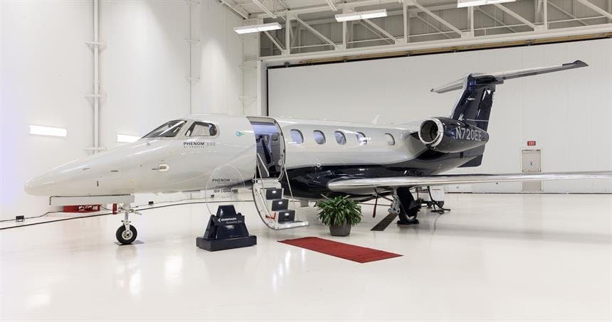 Embraer Phenom 300E N720EE