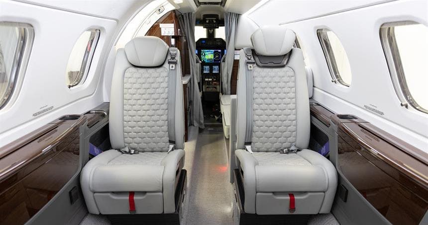 Embraer Phenom 300E N720EE