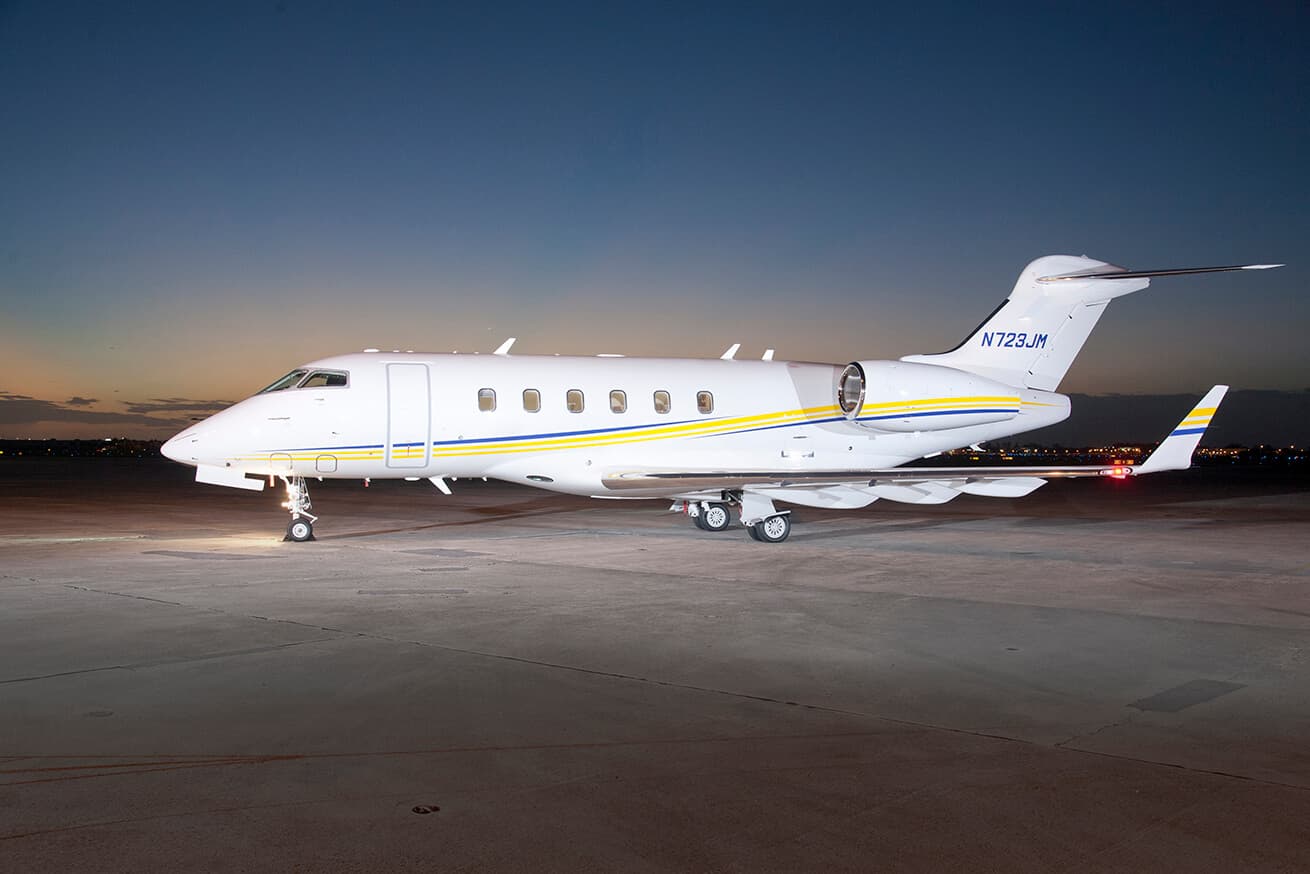Challenger 300 N723JM