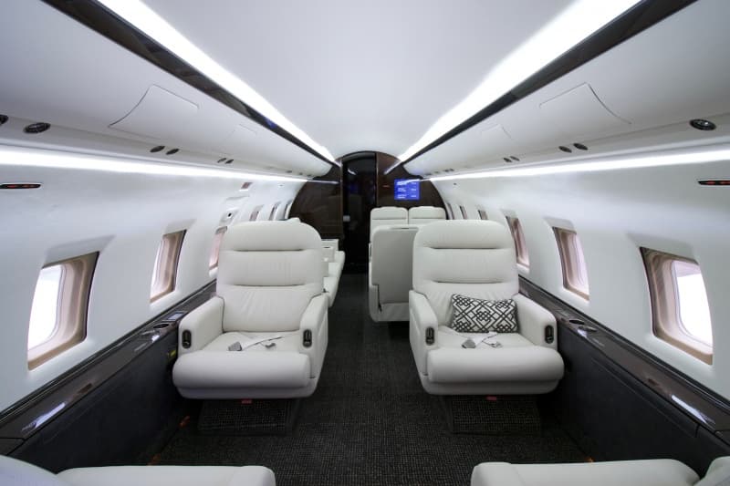 Challenger 604 N726RF