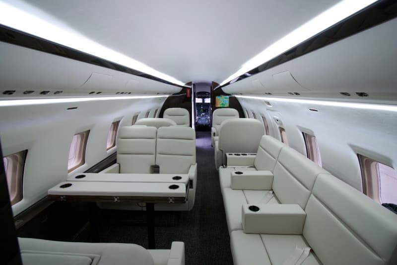 Challenger 604 N726RF