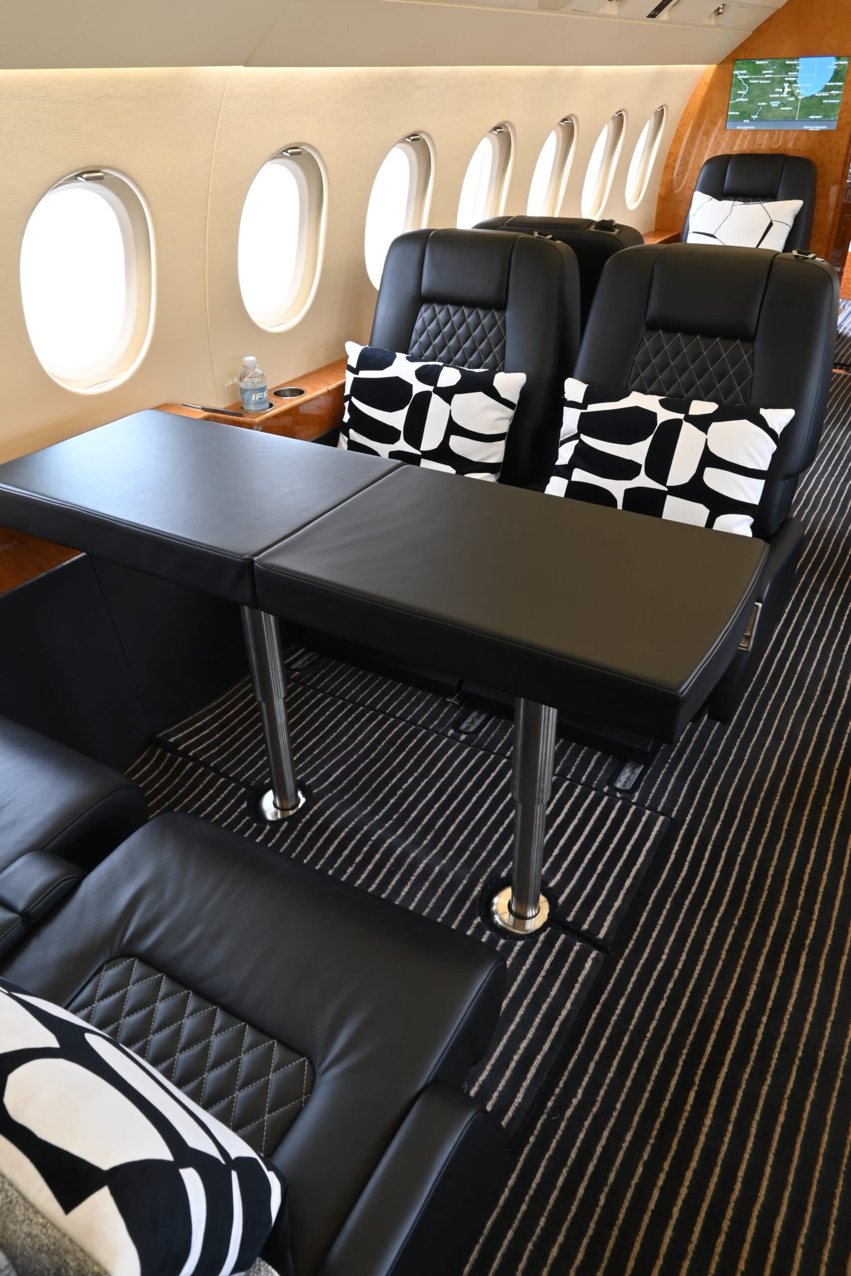 Falcon 2000EX N72Z