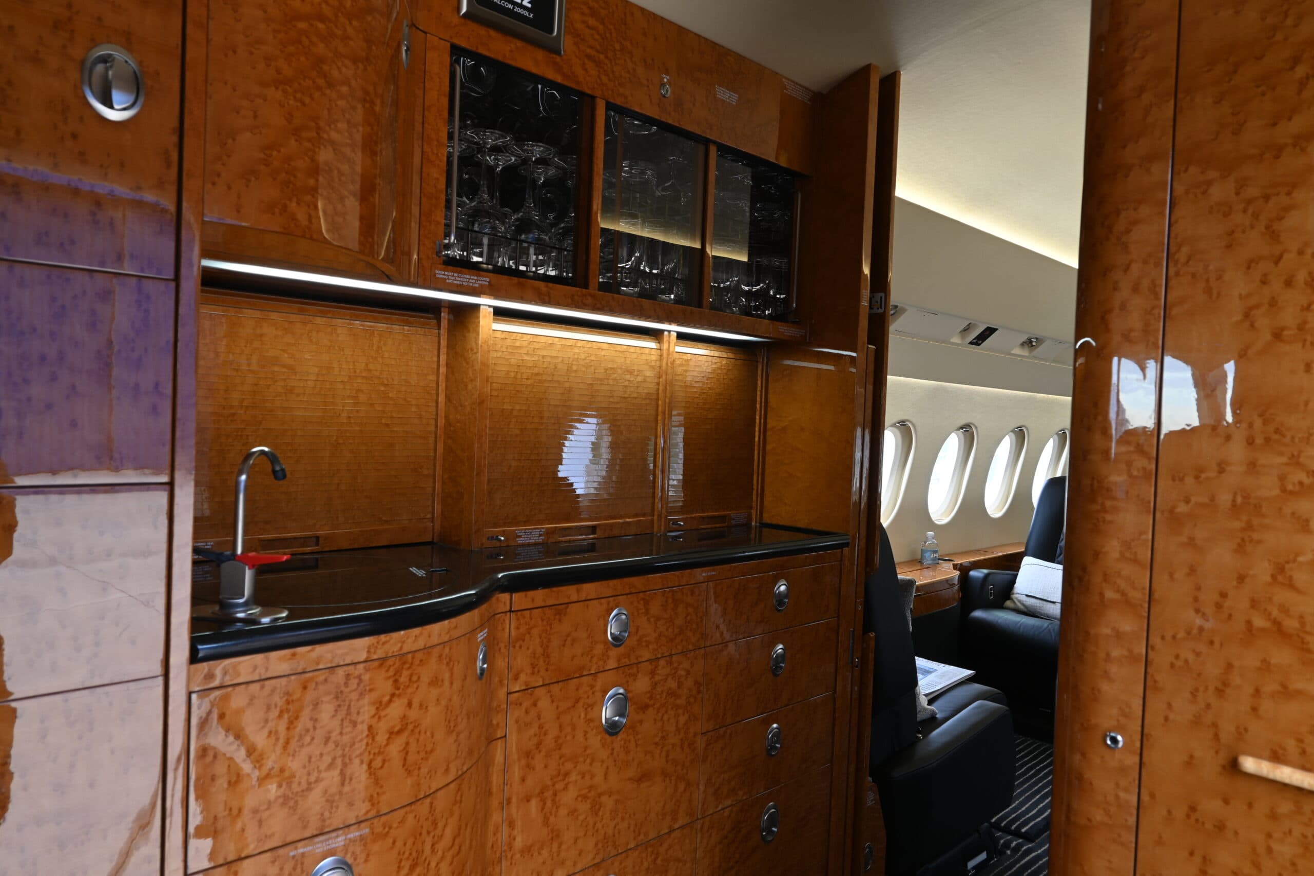 Falcon 2000EX N72Z