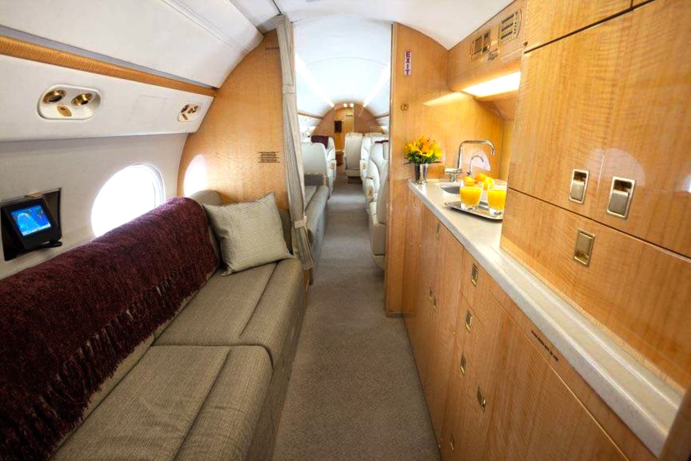 Gulfstream V N740SS