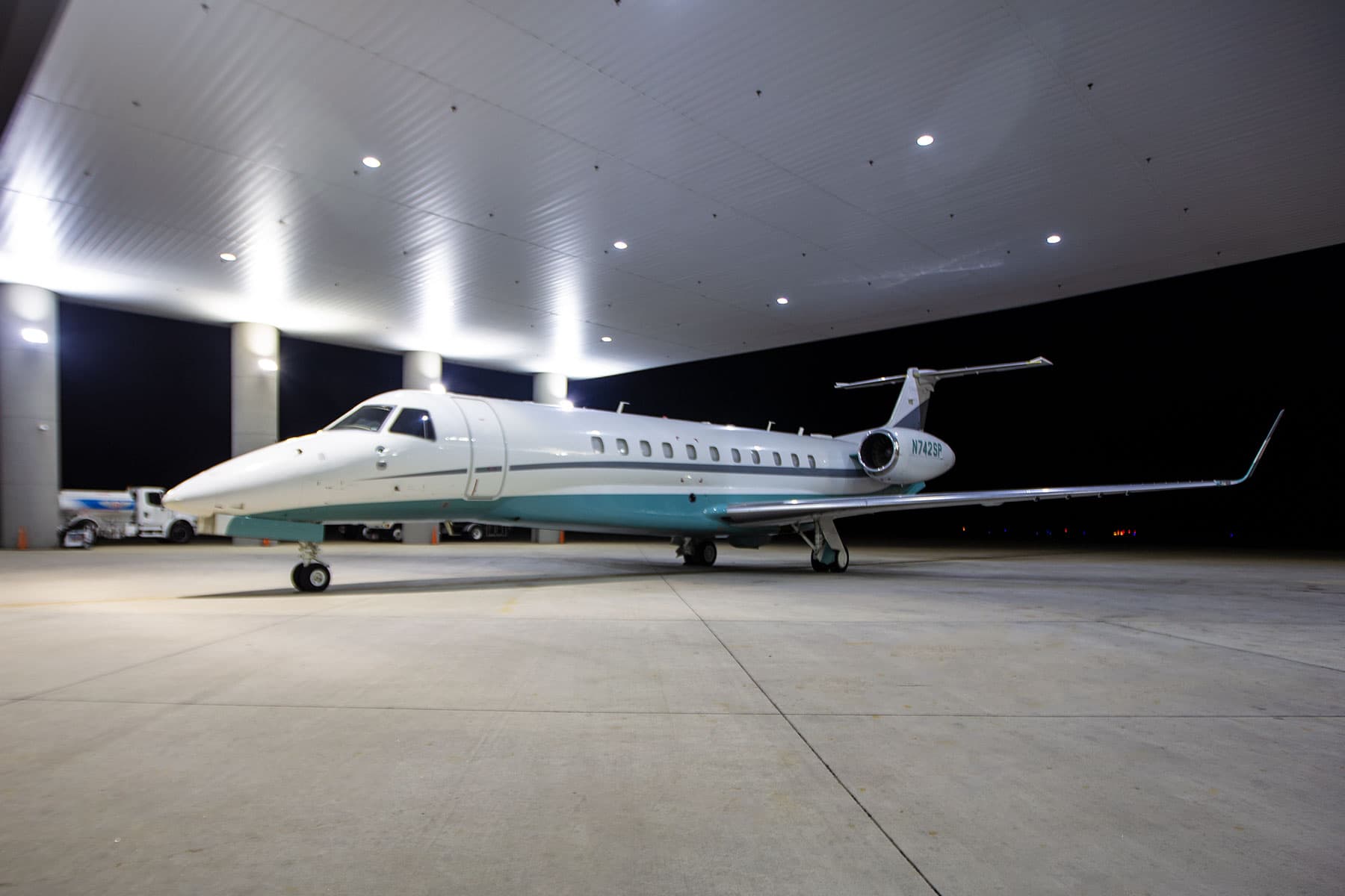 Embraer Legacy 650 N742SP