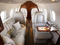 Learjet 60 N743LG